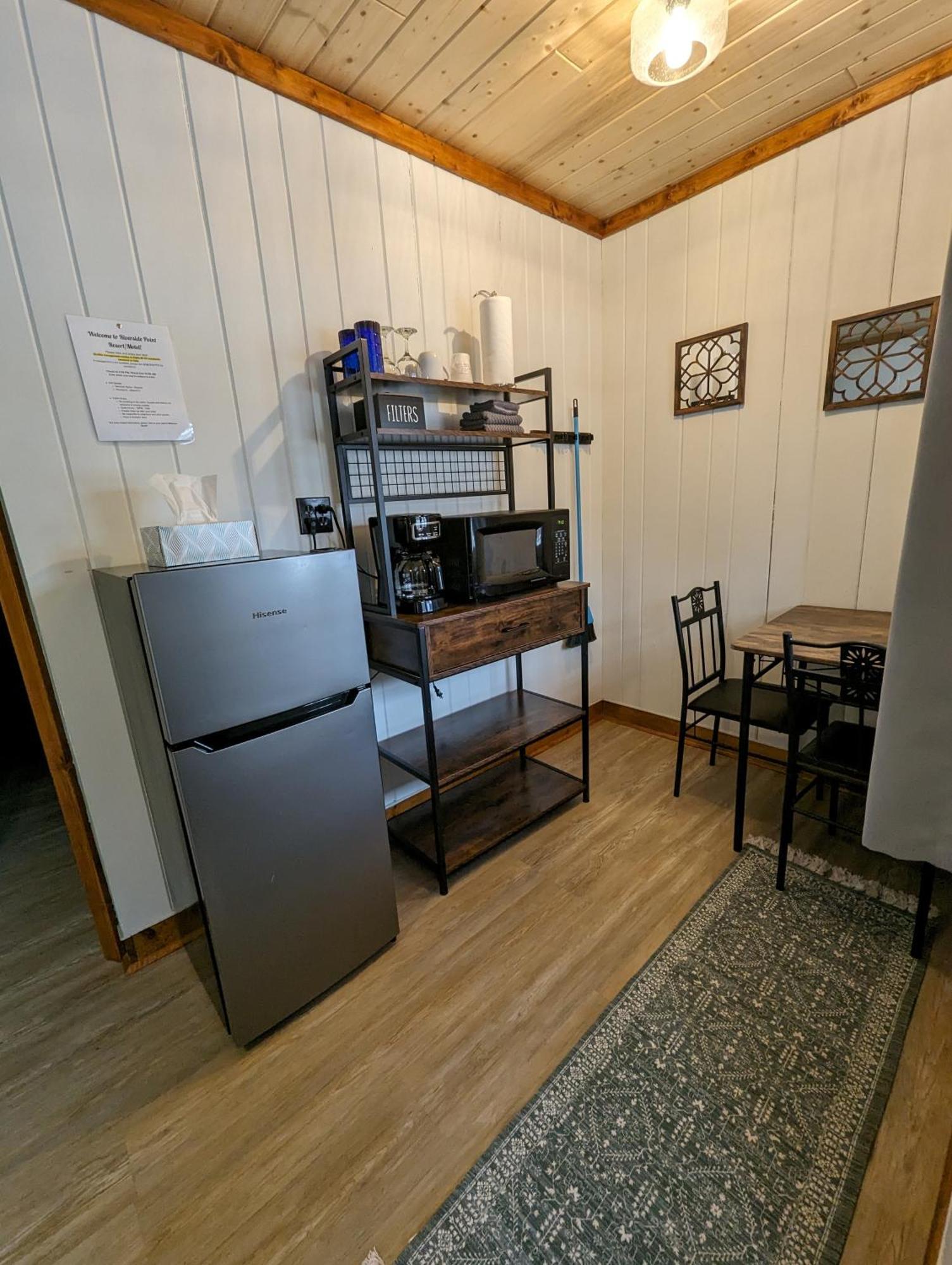 Riverside Point Resort Motel Park Rapids Εξωτερικό φωτογραφία